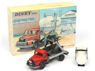 Lot 349 - DINKY TOYS (FRANCE) (1)