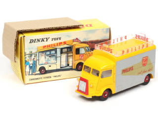 Lot 334 - DINKY TOYS (FRANCE) (1)