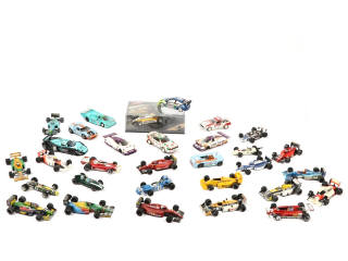 Lot 200 - DIVERS (31)