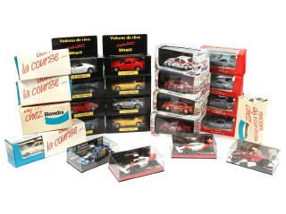 Lot 176 - DIVERS (25)