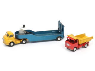 Lot 166 - CORGI TOYS (GB) (2)