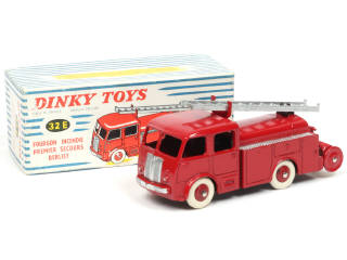 Lot 604 - DINKY TOYS (FRANCE) (1)