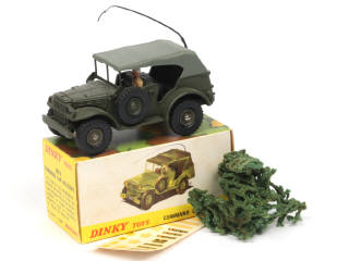 Lot 613 - DINKY TOYS (FRANCE) (1)