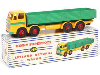 Lot 693 - DINKY TOYS (GB) (1)