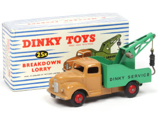 Lot 687 - DINKY TOYS (GB) (1)