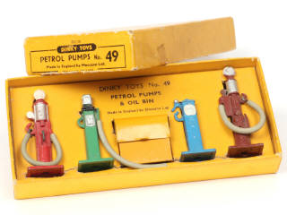 Lot 635 - DINKY TOYS (GB) (1)