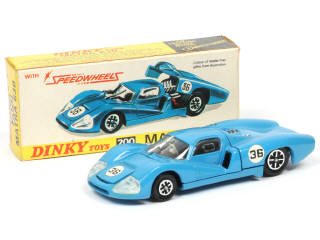 Lot 681 - DINKY TOYS (GB) (1)