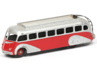Lot 565 - DINKY TOYS (FRANCE) (1)