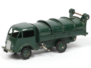 Lot 574 - DINKY TOYS (FRANCE) (1)
