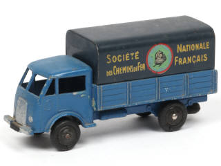 Lot 571 - DINKY TOYS (FRANCE) (1)