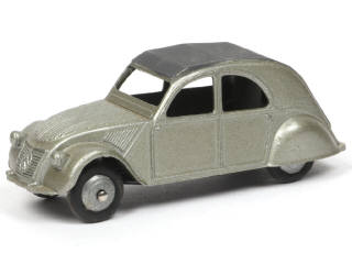 Lot 439 - DINKY TOYS (FRANCE) (1)