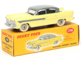 Lot 660 - DINKY TOYS (GB) (1)