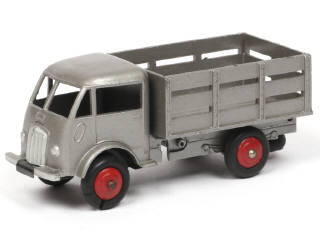 Lot 568 - DINKY TOYS (FRANCE) (1)