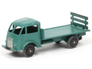 Lot 566 - DINKY TOYS (FRANCE) (1)