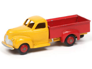 Lot 578 - DINKY TOYS (FRANCE) (1)
