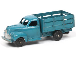 Lot 575 - DINKY TOYS (FRANCE) (1)