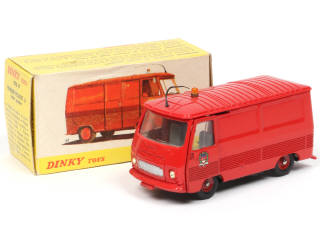 Lot 587 - DINKY TOYS (FRANCE) (1)