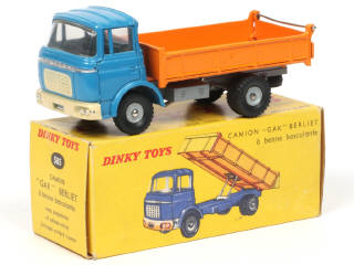 Lot 606 - DINKY TOYS (FRANCE) (1)