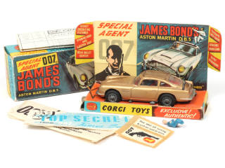 Lot 332 - CORGI TOYS (GB) (1)