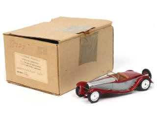 Lot 105 - AURORE MODELS (SUISSE) (1)