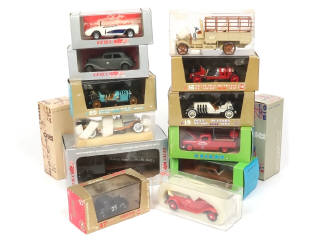 Lot 95 - DIVERS (13)