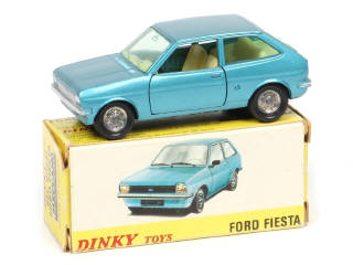 Lot 326 - DINKY TOYS (FRANCE) (1)