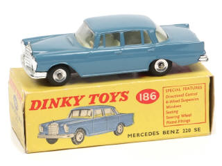 Lot 417 - DINKY TOYS (GB) (1)