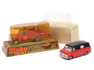 Lot 440 - DINKY TOYS (GB) (2)