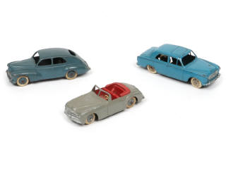 Lot 337 - DINKY TOYS (FRANCE) (3)