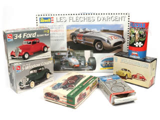 Lot 75 - DIVERS (8)