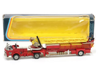 Lot 277 - CORGI TOYS (GB) (1)