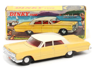 Lot 327 - DINKY TOYS (GB) (1)