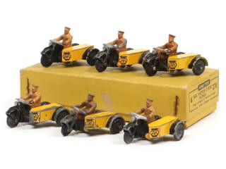Lot 355 - DINKY TOYS (GB) (7)