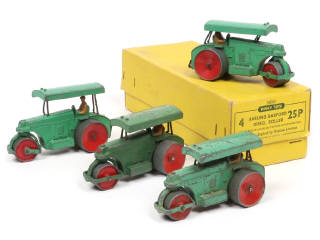 Lot 354 - DINKY TOYS (GB) (1)