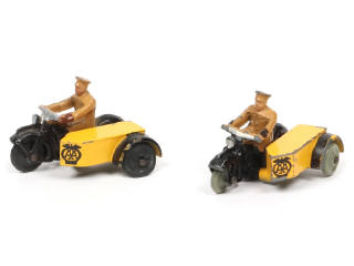 Lot 348 - DINKY TOYS (GB) (2)