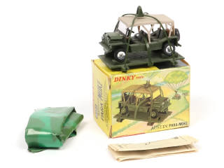 Lot 328 - DINKY TOYS (GB) (1)