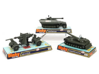 Lot 352 - DINKY TOYS (GB) (3)