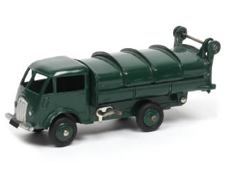 Lot 417 - DINKY TOYS (FRANCE) (1)