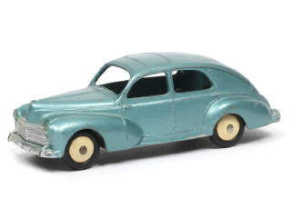 Lot 381 - DINKY TOYS (FRANCE) (1)