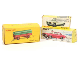 Lot 371 - DINKY TOYS (FRANCE) (3)