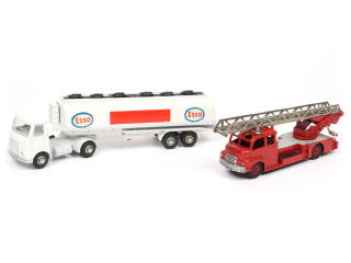 Lot 355 - DINKY TOYS (GB) (2)