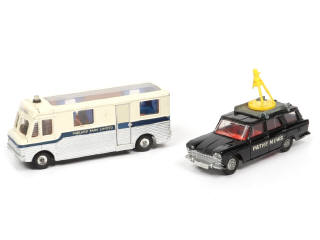 Lot 359 - DINKY TOYS (GB) (2)