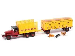 Lot 395 - DINKY TOYS (FRANCE) (1)