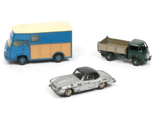 Lot 446 - DINKY TOYS (FRANCE) (3)