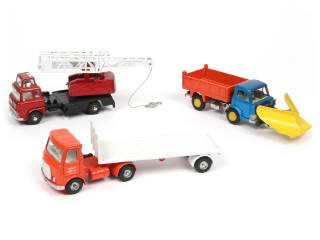 Lot 367 - DINKY TOYS (GB) (3)