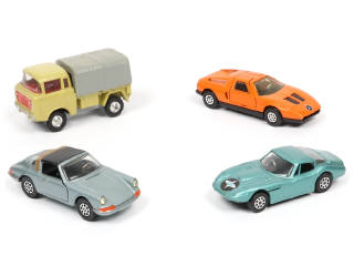 Lot 305 - CORGI TOYS (GB) (4)