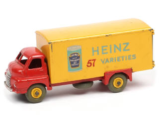 Lot 323 - DINKY TOYS (GB) (1)