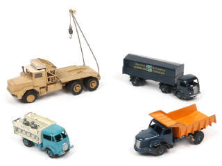 Lot 451 - DINKY TOYS (FRANCE) (4)