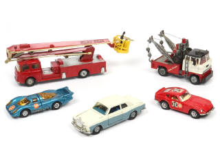 Lot 308 - CORGI TOYS (GB) (5)