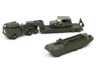Lot 447 - DINKY TOYS (FRANCE) (3)